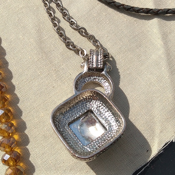 Sparkly! Three Vintage Necklaces, Amber Beads, Silver with Green Stone, … - Picture 4 of 15